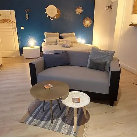 Le Petit Matelot Au 1 Er Etage A 10min A Pieds Du Centre Daire