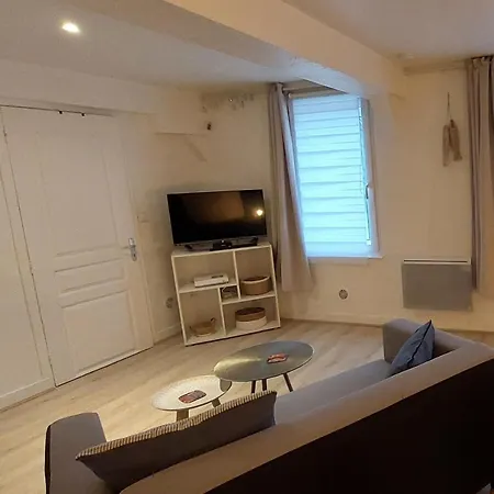 Le Petit Matelot Au 1 Er Etage A 10min A Pieds Du Centre Apartmán